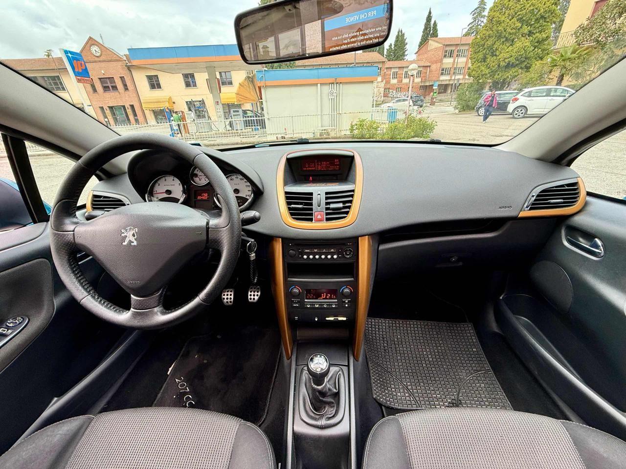 PEUGEOT 207 1.6 VTi 120CV CC Féline