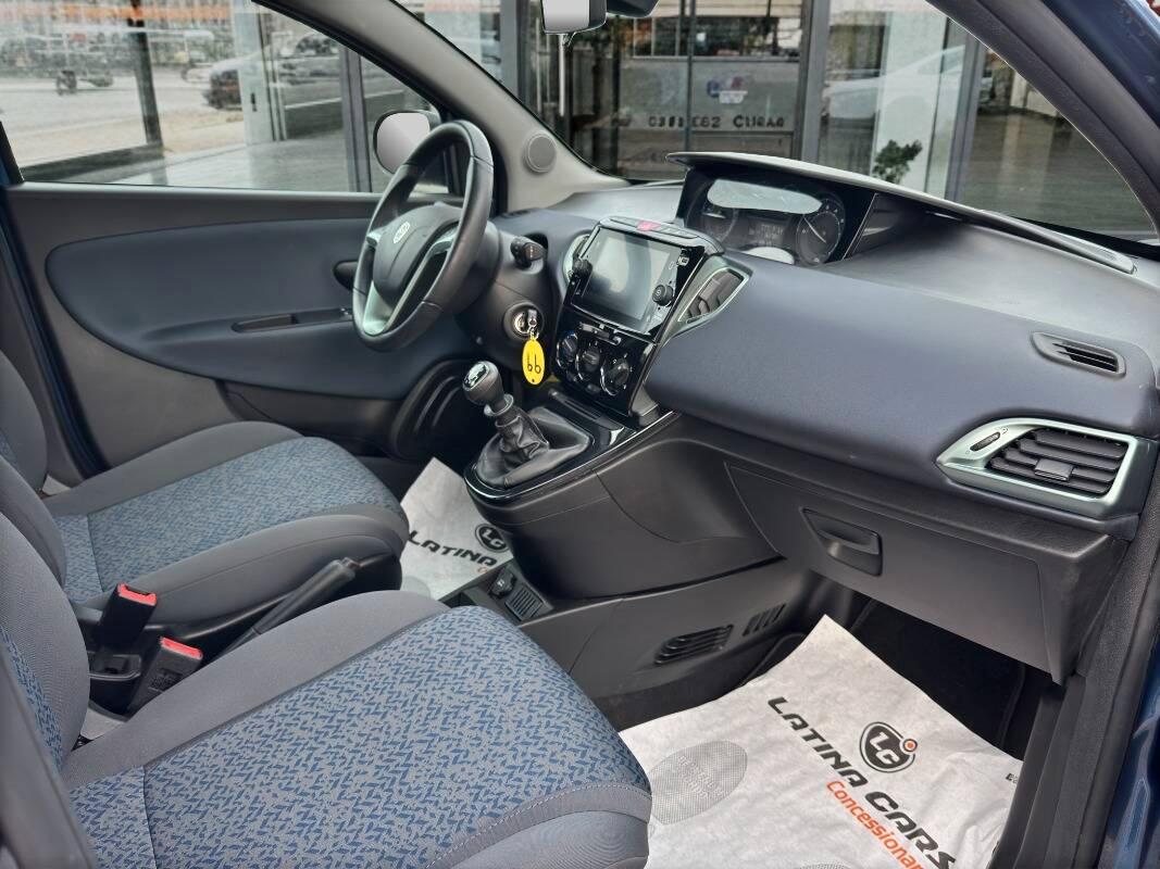 Lancia Ypsilon III 1.0 firefly hybrid 70cv CarPlay