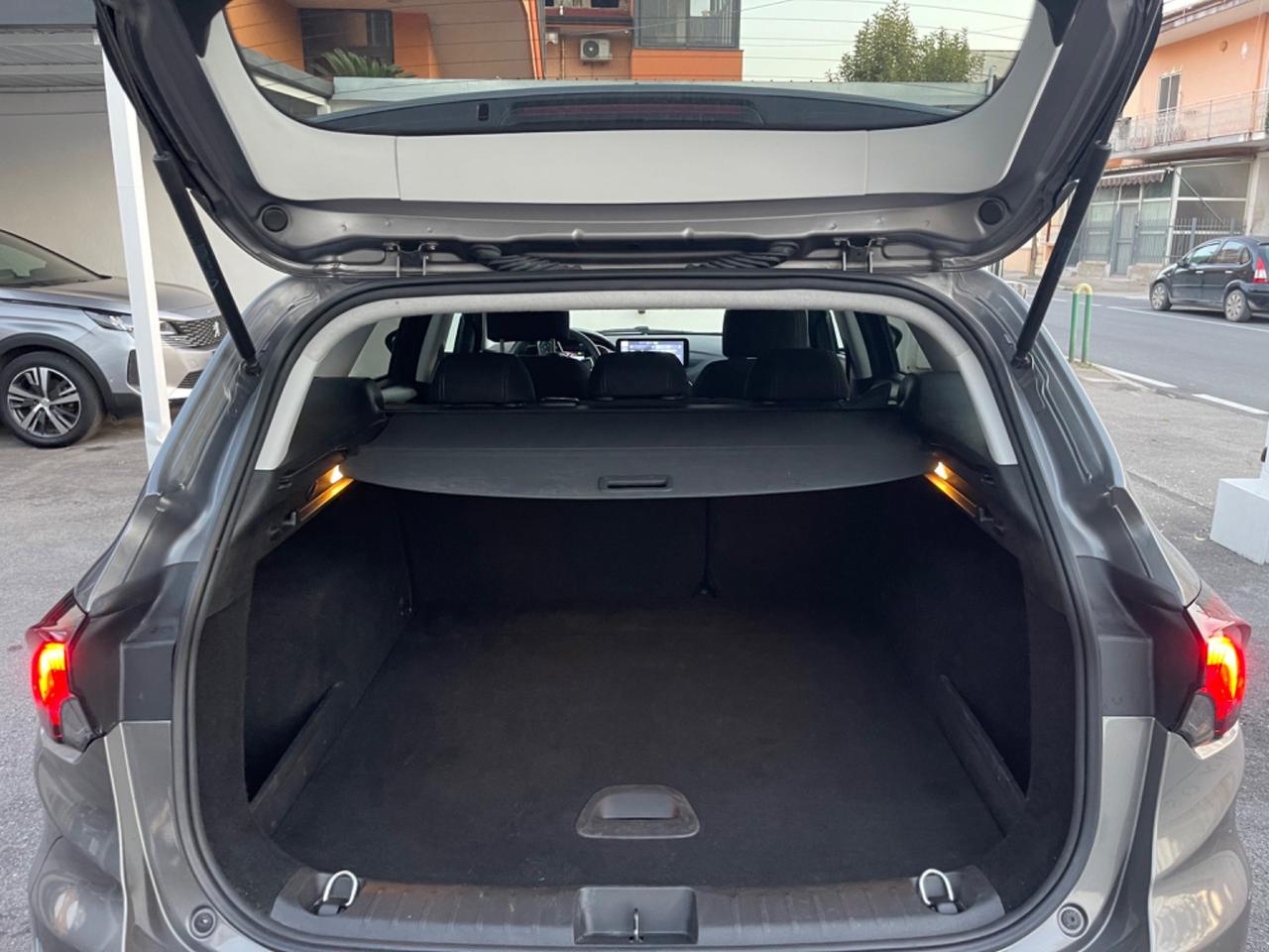 Fiat Tipo 1.6 Mjt S&S SW Cross KM 32.000! / BLOCK SHAFT