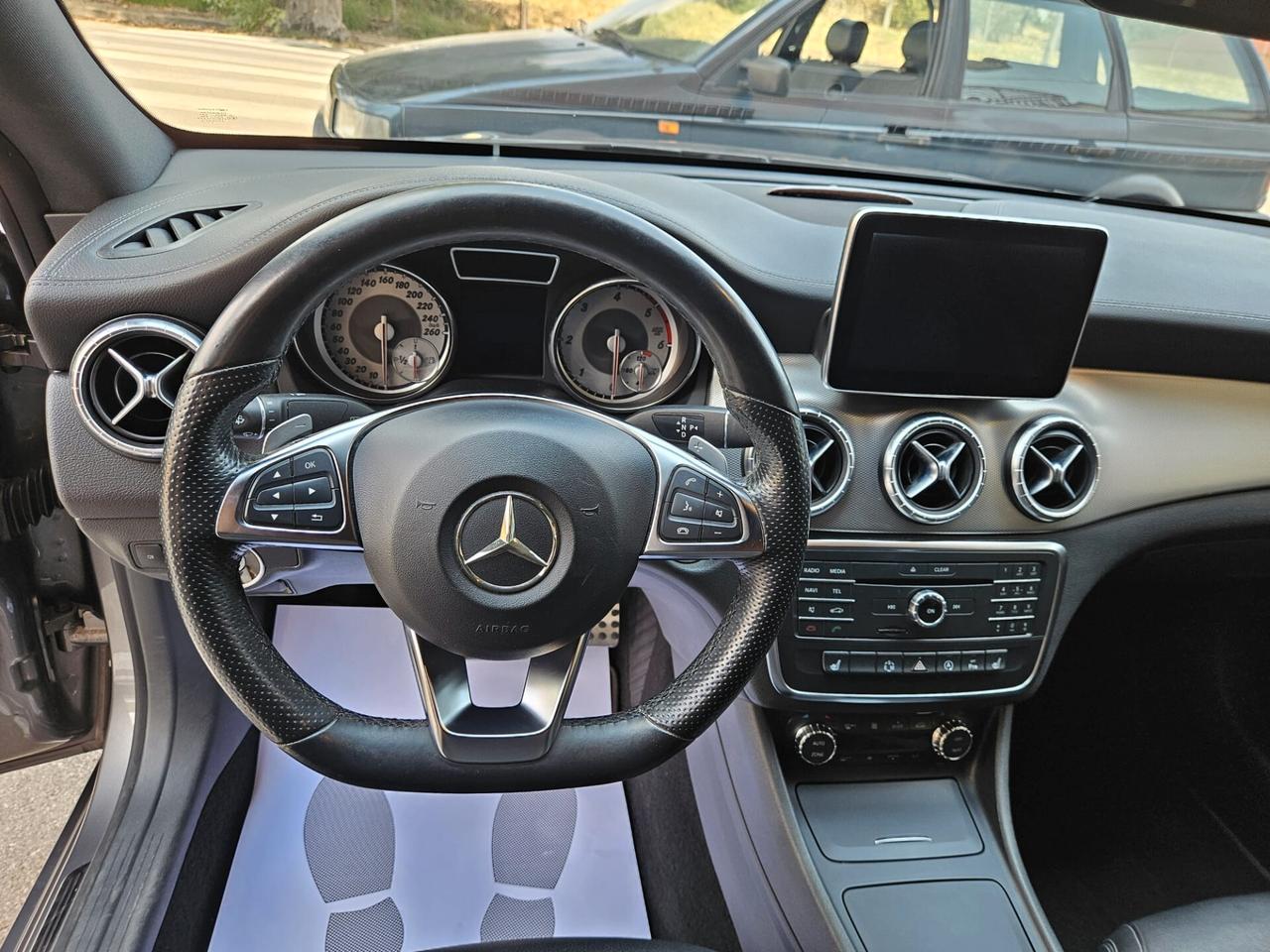 Mercedes CLA 200D AMG PREMIUM 100kw 136cv AUTOMATICA