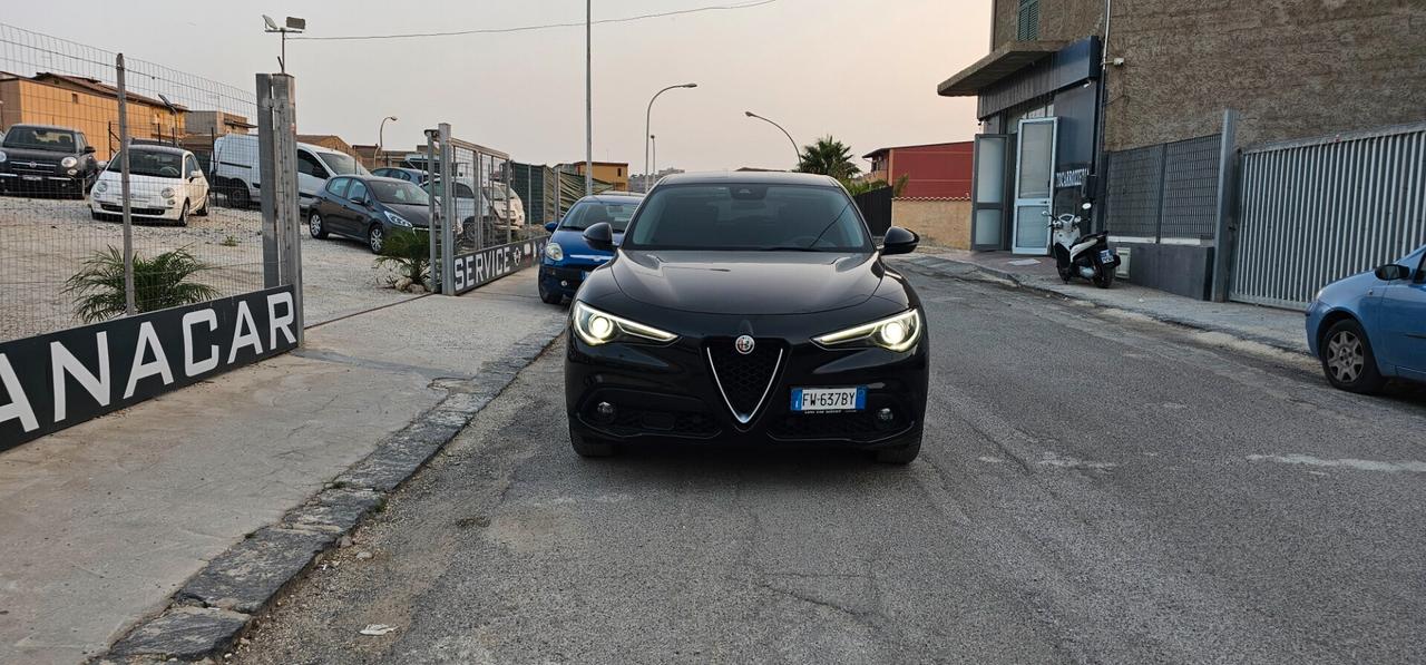 Alfa Romeo Stelvio 2.2 Turbodiesel 160 CV AT8 RWD Sport-Tech
