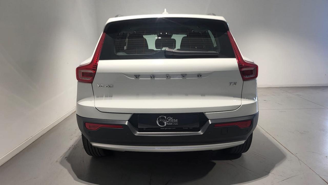 VOLVO XC40 1.5 t3 Momentum Core 163cv auto my21