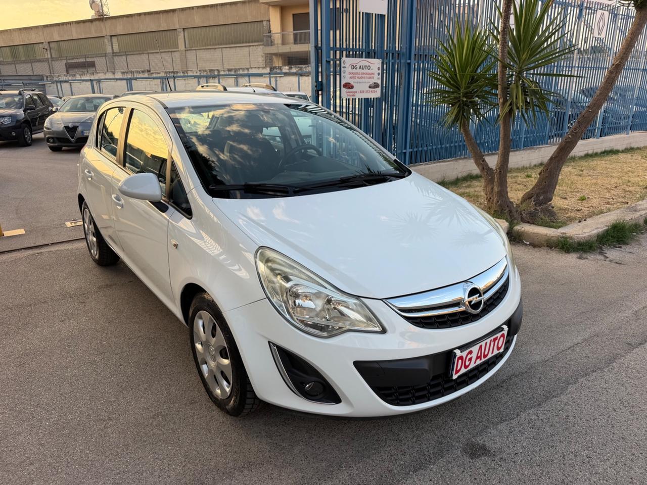 Opel Corsa 1.2 benzina 85 cv 2012
