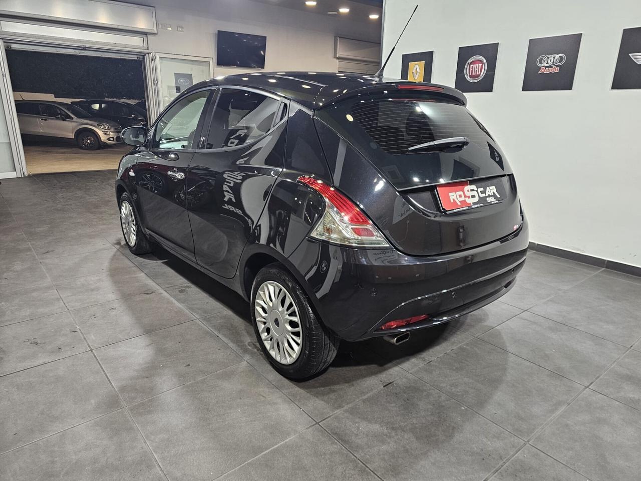 Lancia Ypsilon 1.2 69 CV 5 porte benz.