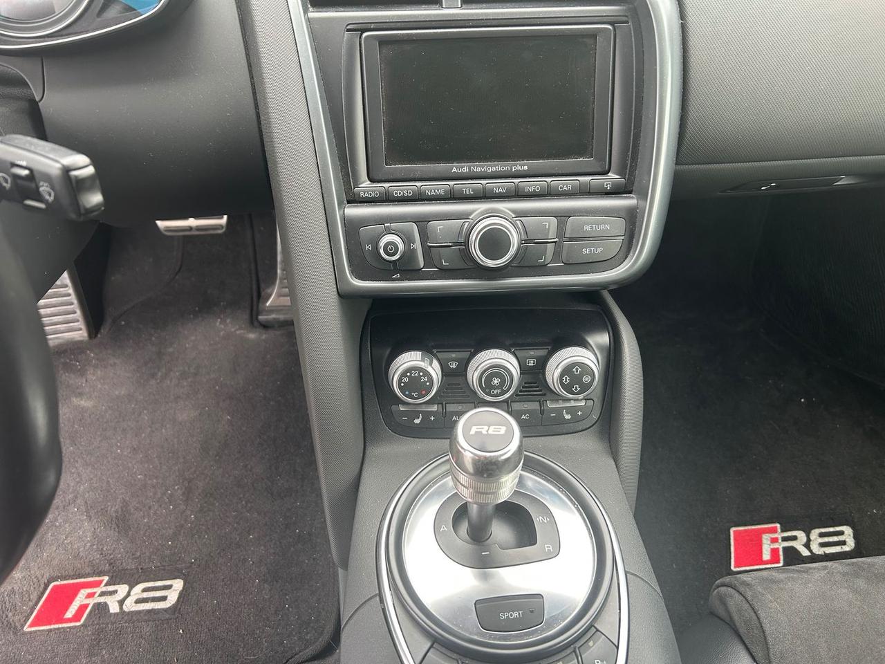 Audi R8 Plus 4.2 FSI #8771