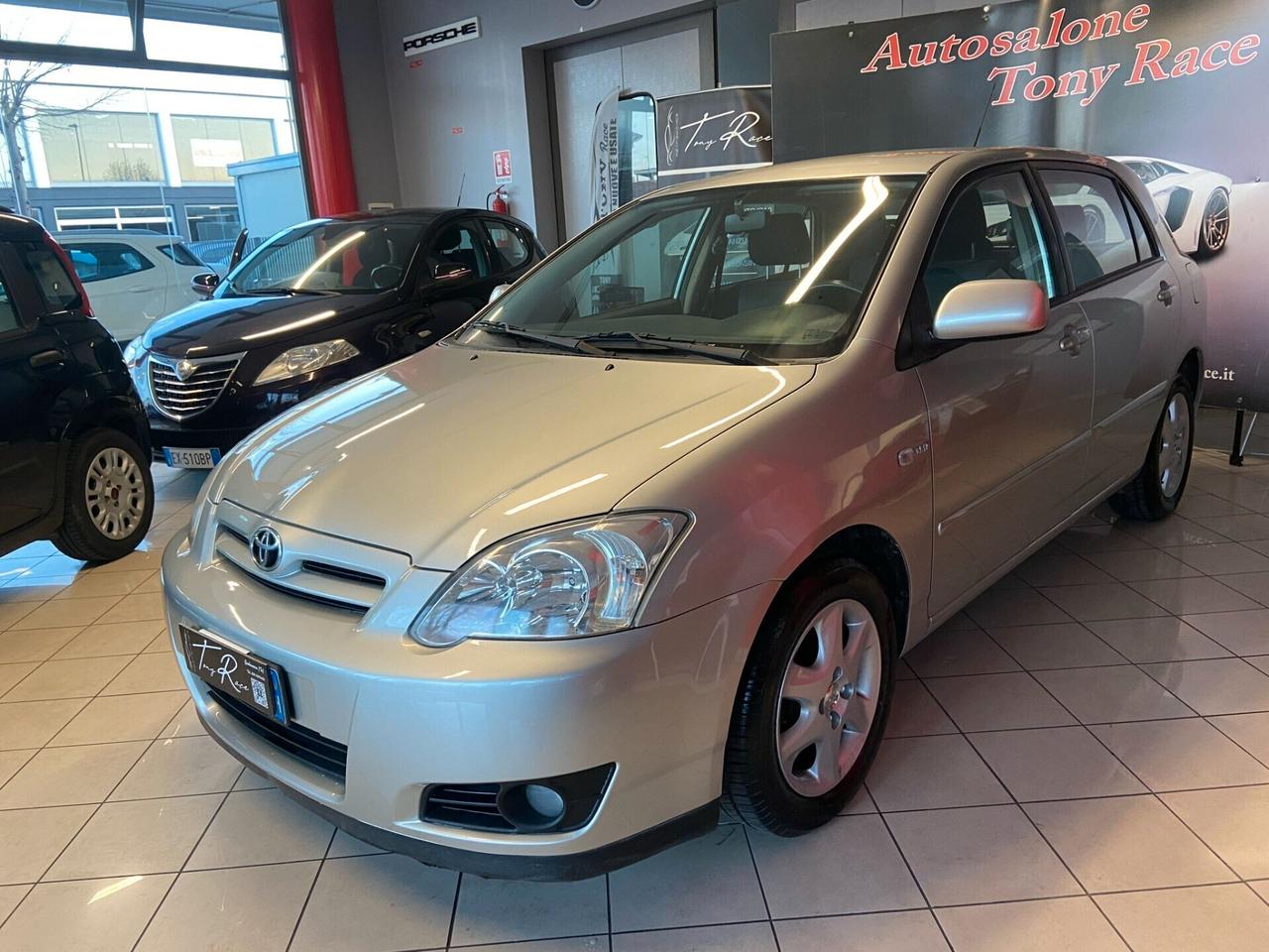 Toyota Corolla 1.4 D-4D M-MT 5 porte Sol ESP