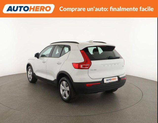 VOLVO XC40 T2 Momentum Core