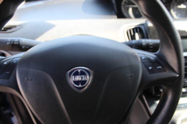 LANCIA Ypsilon 1.0 FireFly 5 porte S&S Hybrid Silver