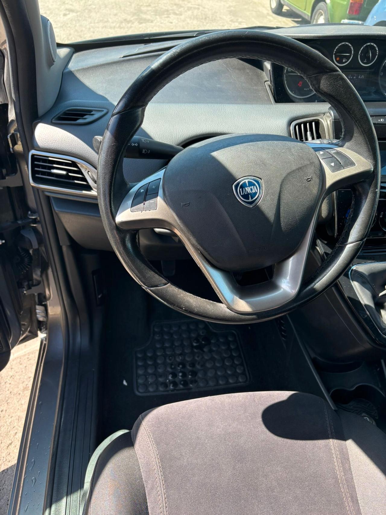 Lancia Ypsilon 1.2 69 CV 5 porte Elle