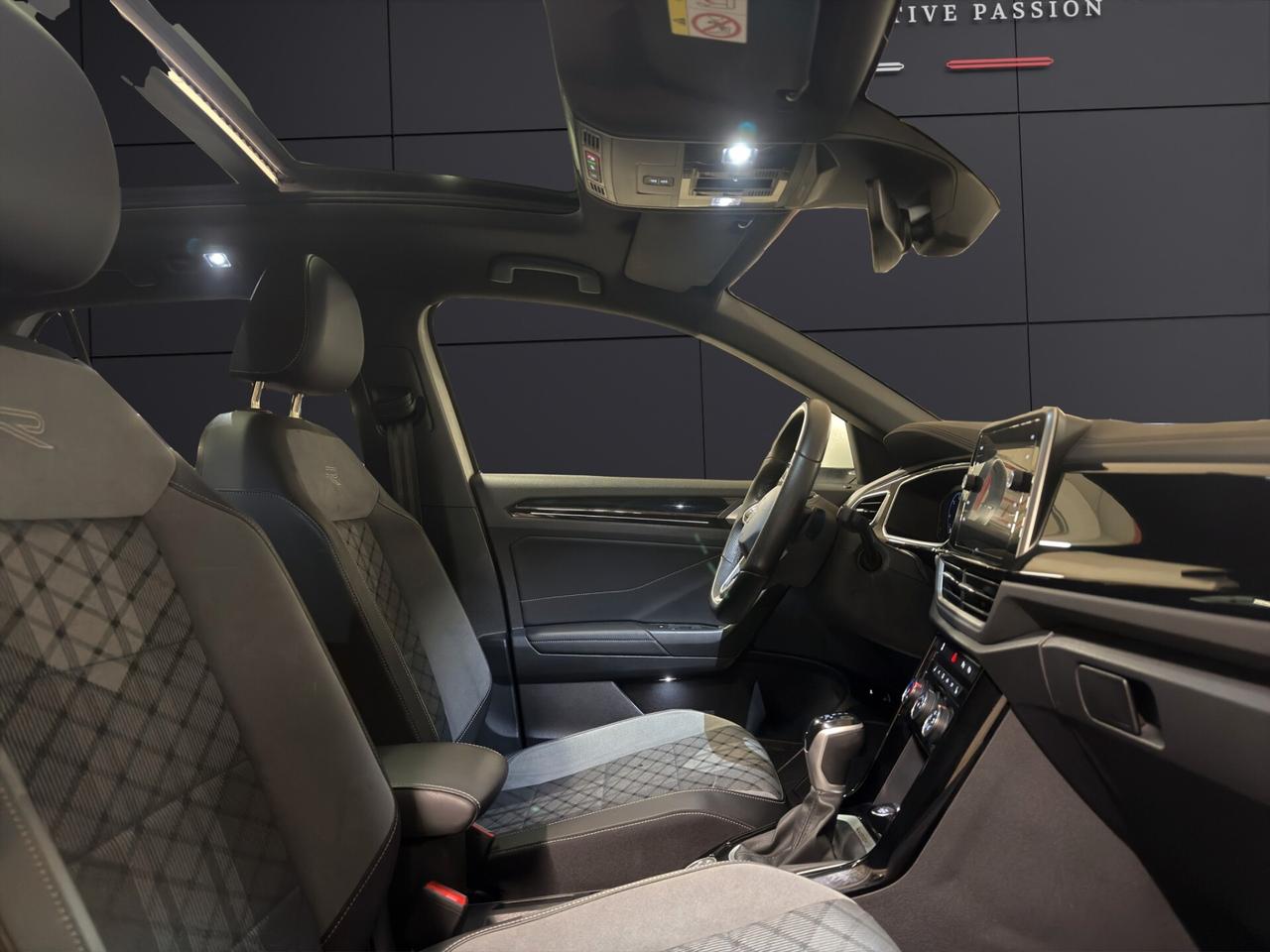 Volkswagen T-Roc 2.0 TDI 150 CV DSG 4MOTION R-Line