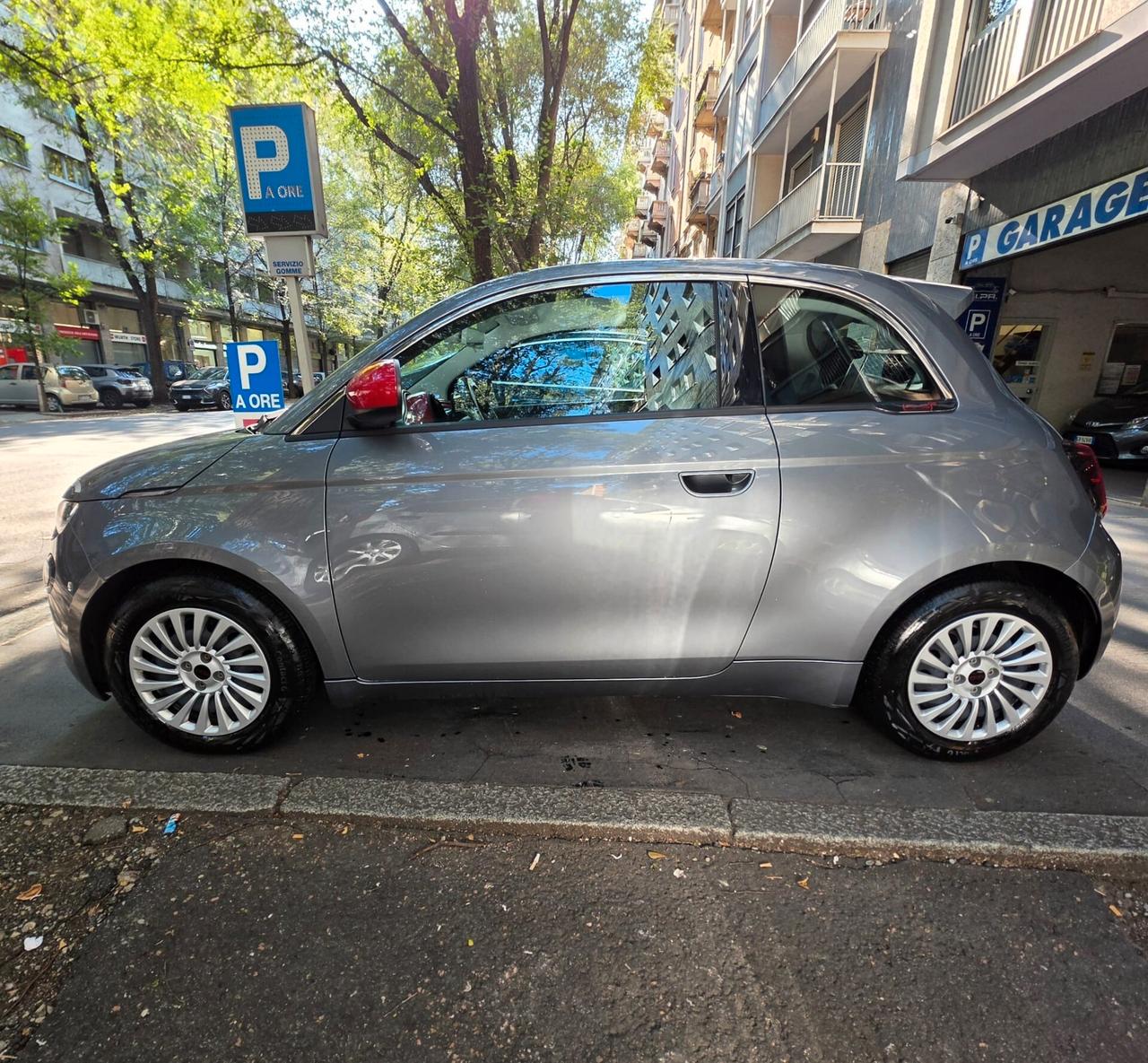 Fiat 500 500e Berlina 23,8 kWh Red