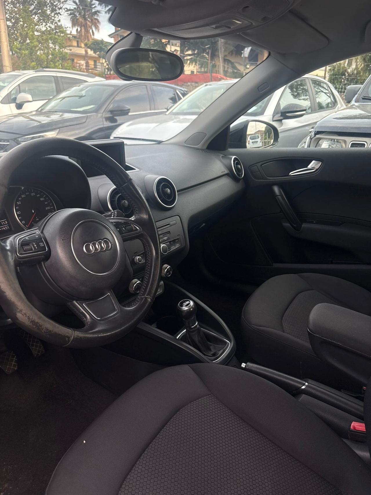 Audi A1 1.6 TDI 5 porte NEOPATENTATI