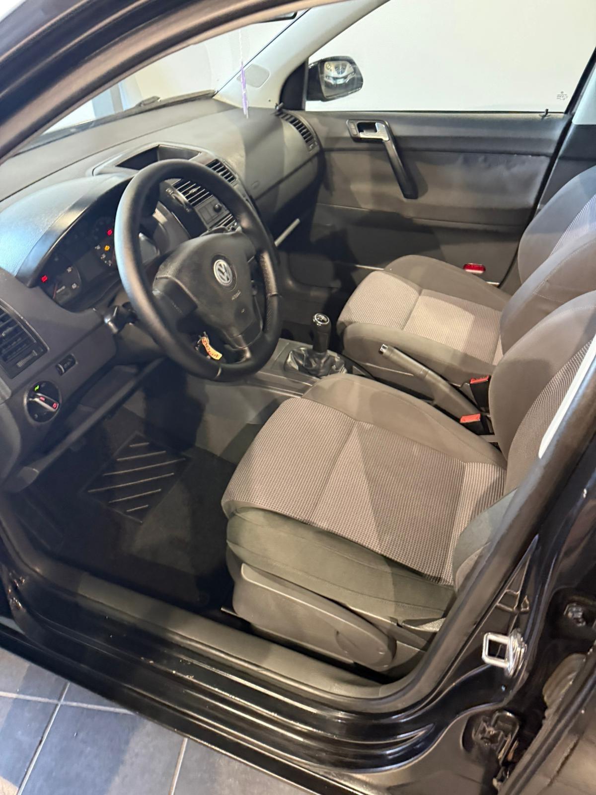 Volkswagen Polo 1.4 -NEOPATENTATI