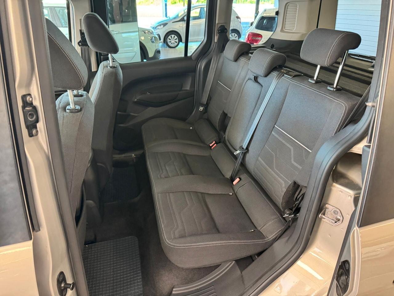 Ford Tourneo Connect 1.6 TDCi 115 CV Titanium