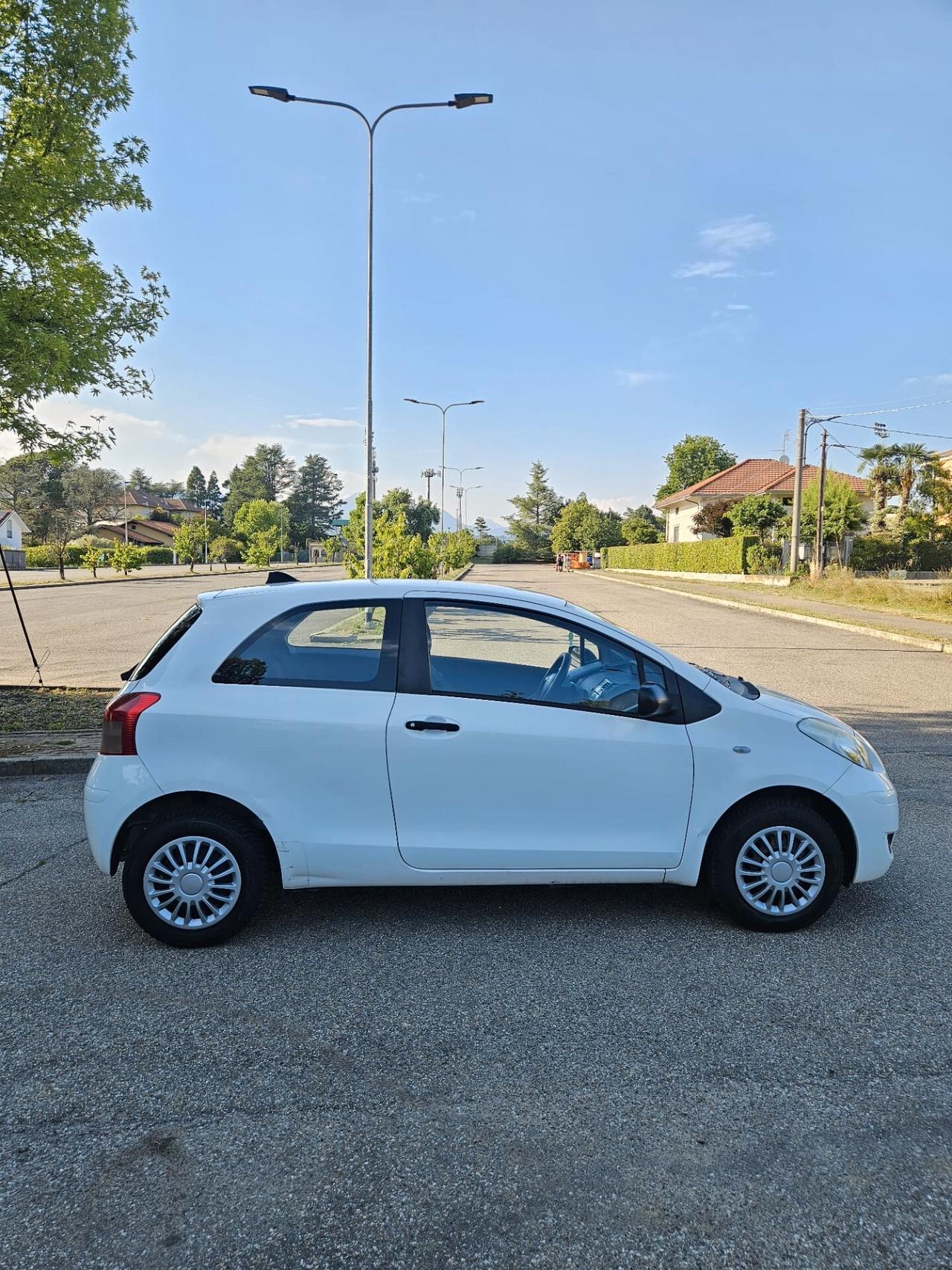 Toyota Yaris 1.0 neopatentati