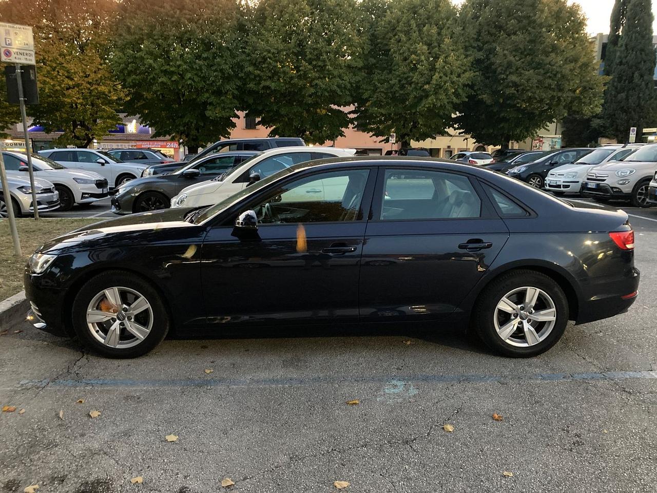 Audi A4 2.0 35 TDI Business #7324