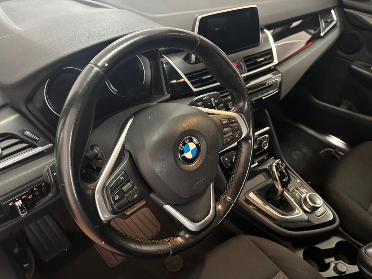 BM2 216D 11/2019 1.5 TOURER LUXURY