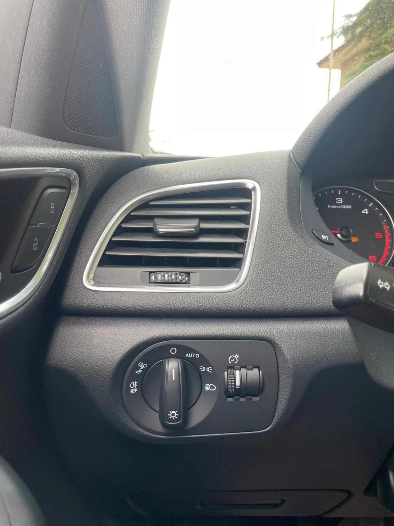 Audi Q3 2.0 TDI 120 CV S line Edition