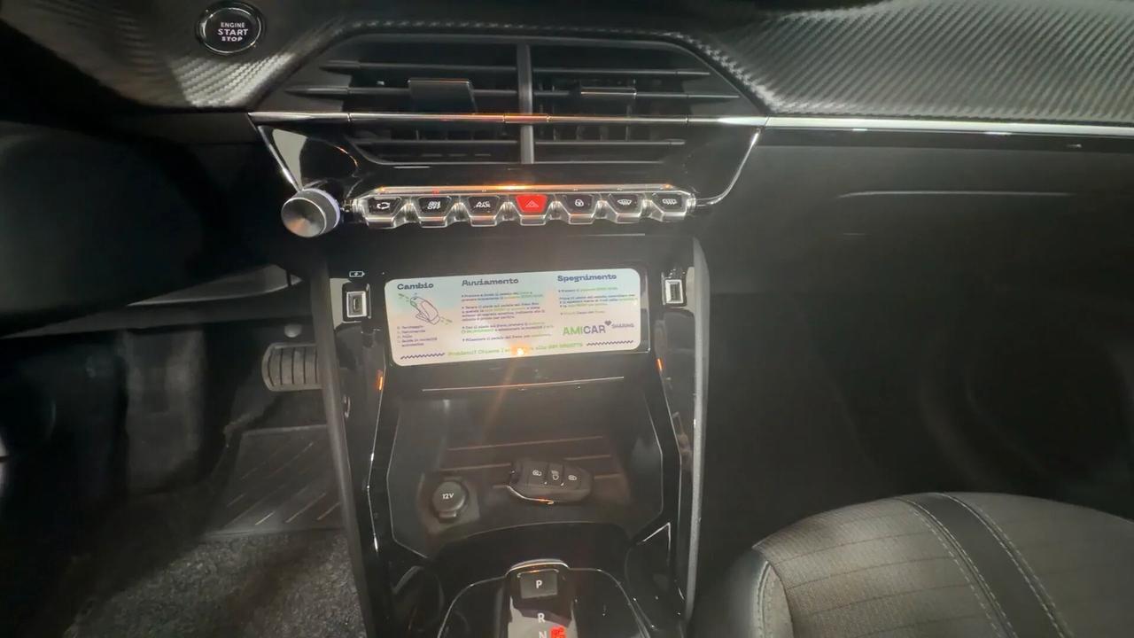 Peugeot 208 motore elettrico 136 CV 5 porte Allure