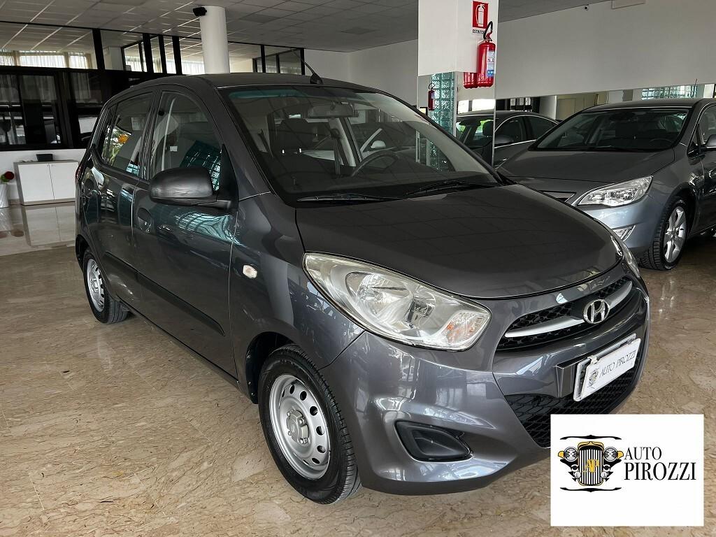 HYUNDAI i10 1.1 Benz del 2011 con 125000KM