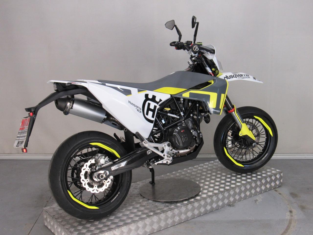 Husqvarna 701 Supermoto SUPERMOTO