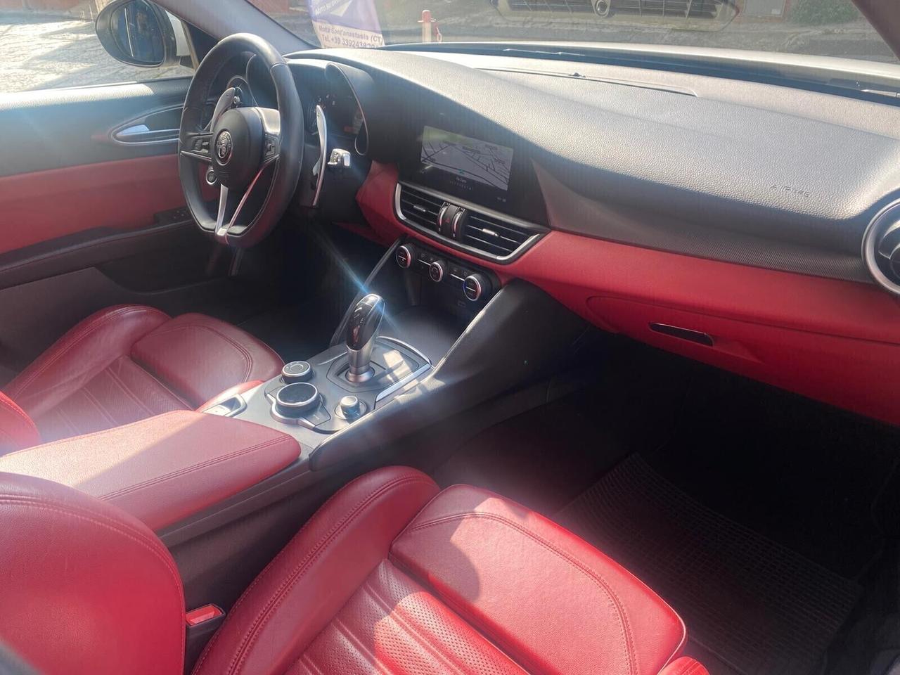 Alfa Romeo Giulia 2.2 Turbodiesel 210 CV AT8 AWD Q4 Veloce