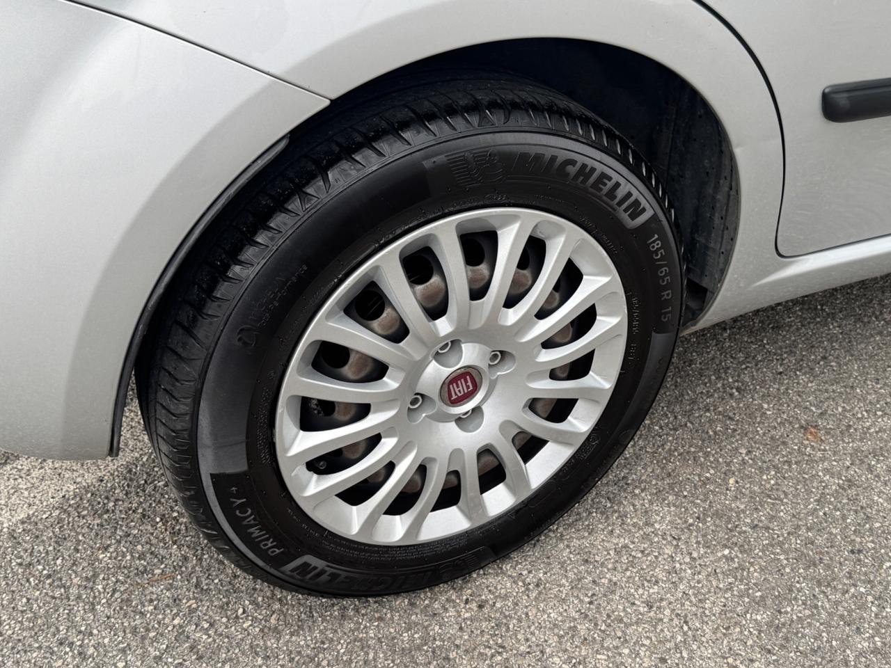 Fiat Punto 1.3 MJT 75 CV 5 porte Street