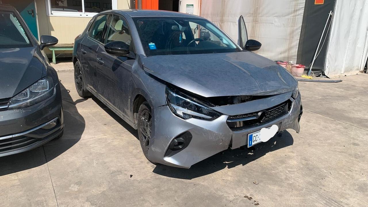 Opel Corsa 1.2 100 CV aut. GS Line, incidentata..