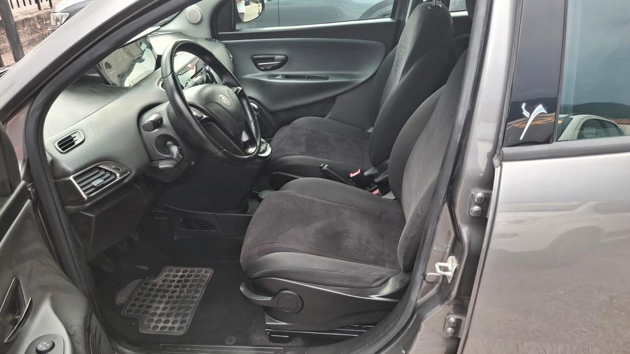 Lancia Ypsilon 1.2 69 CV 5 porte Gold