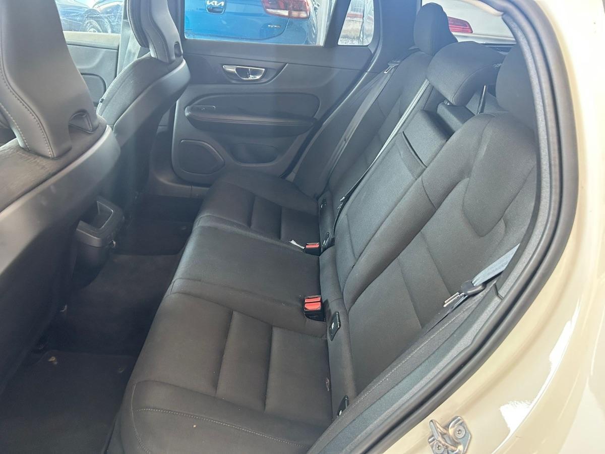 VOLVO - V60 - D3 Geartronic R-design