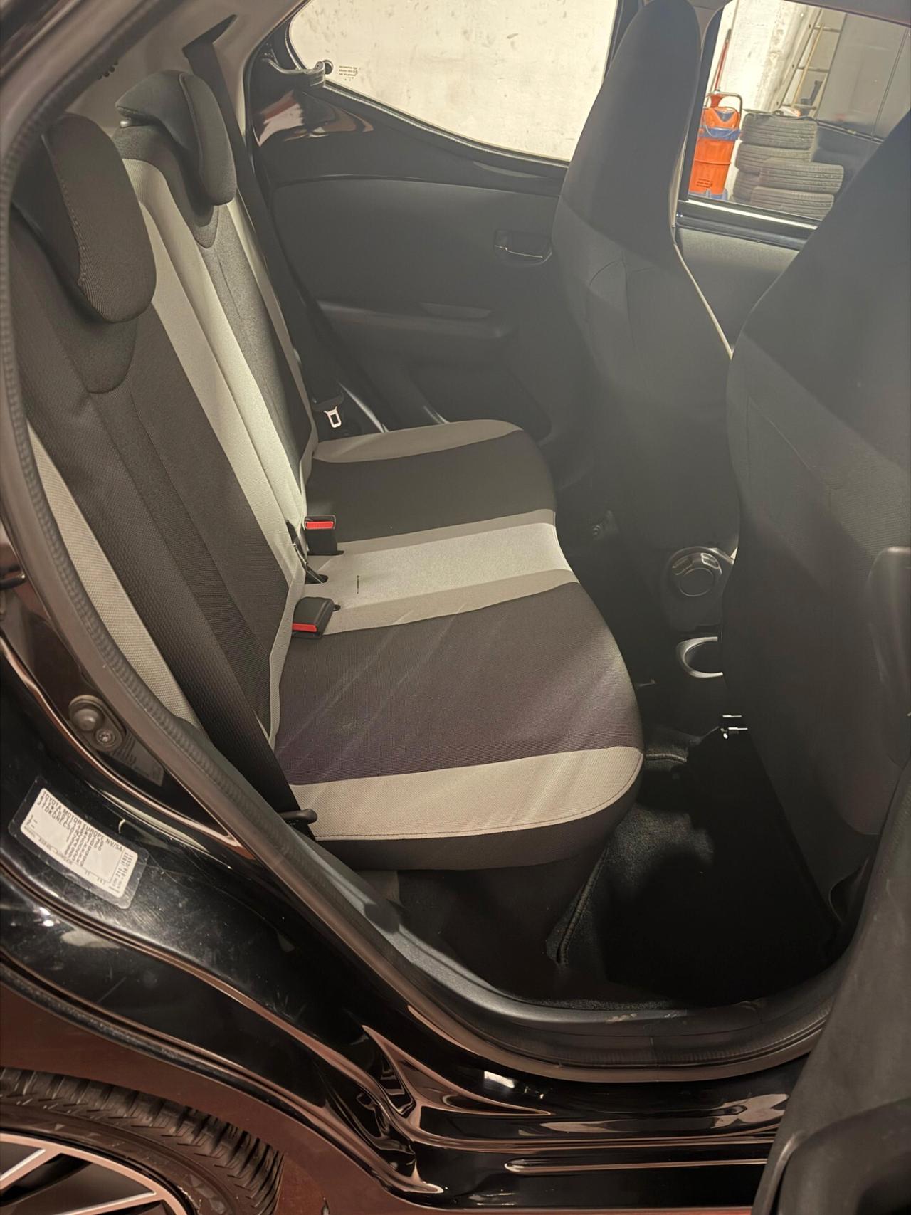 Toyota Aygo 1.0 VVT-i 69 CV 5P X-BLACK TSS NEOPAT