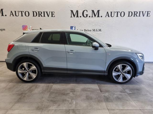 AUDI Q2 40 TFSI quattro S tronic SLINE Identity Black