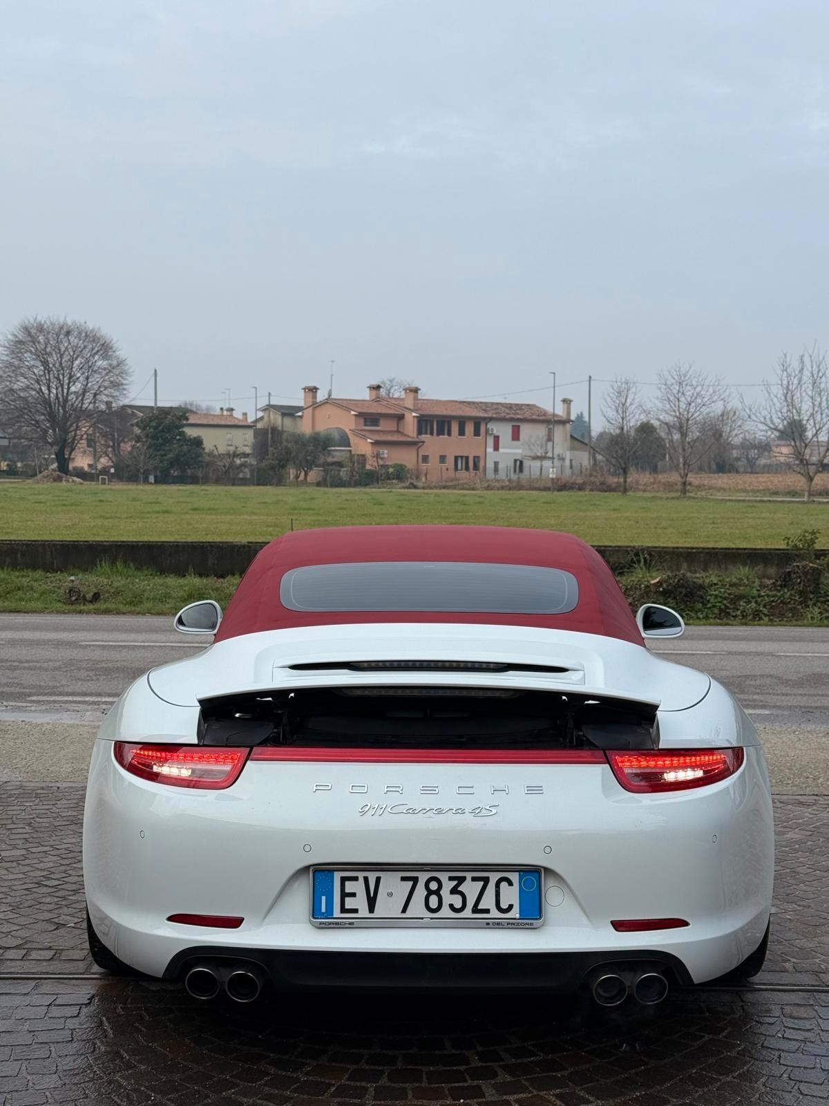 Porsche 911 3.8 Carrera 4S Cabriolet