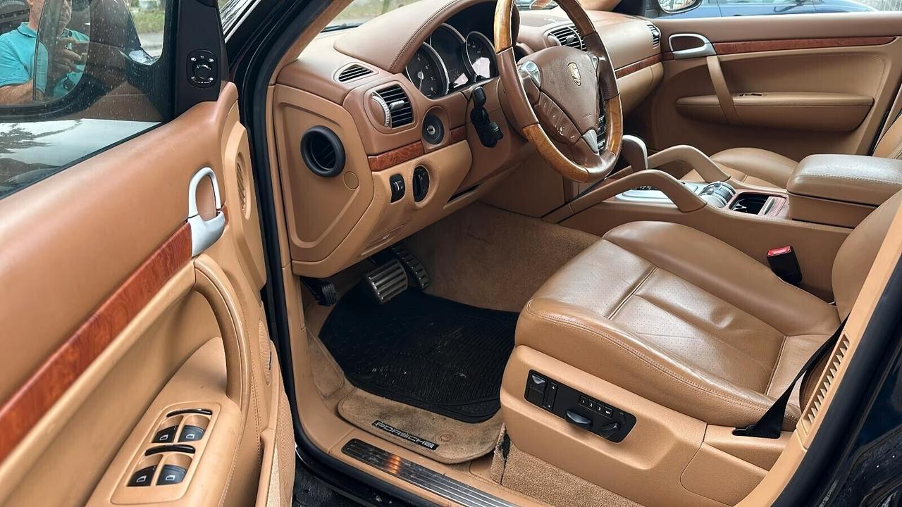 Porsche Cayenne 4.5 cat Turbo