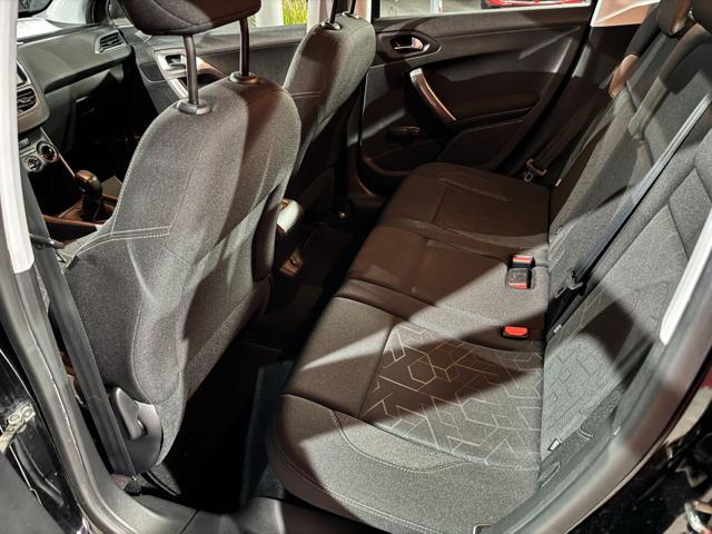 PEUGEOT 2008 1.6 e-HDi 92 CV Allure