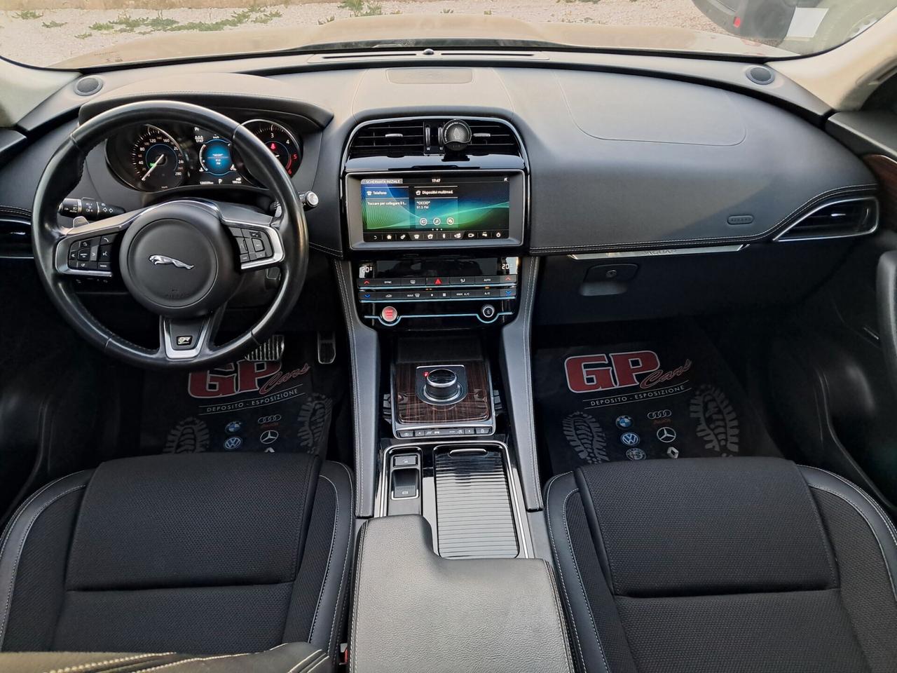 Jaguar F-Pace 2.0 D 180 CV R-Sport *TETTO-PELLE-LED*