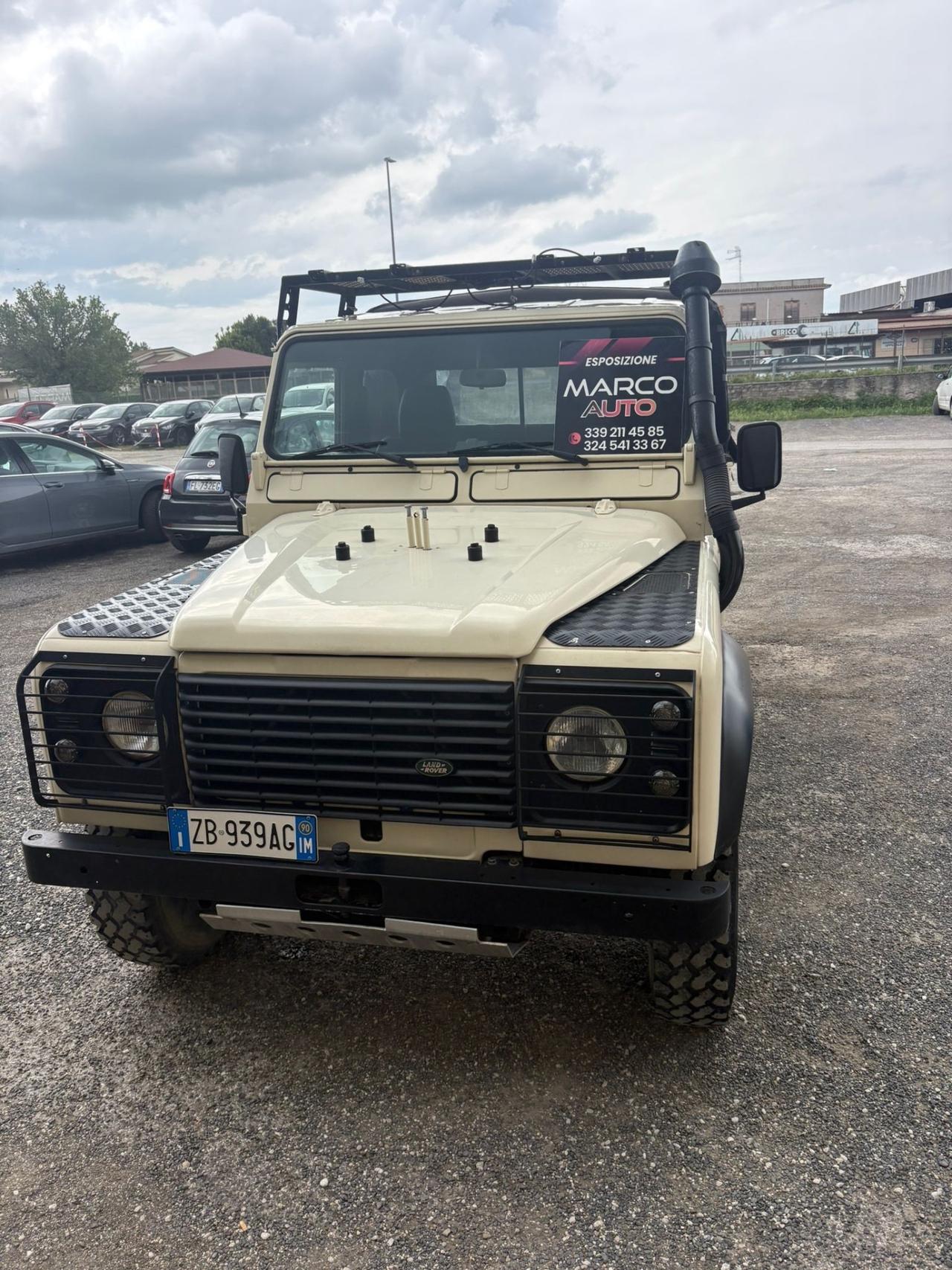 Land Rover Defender 110