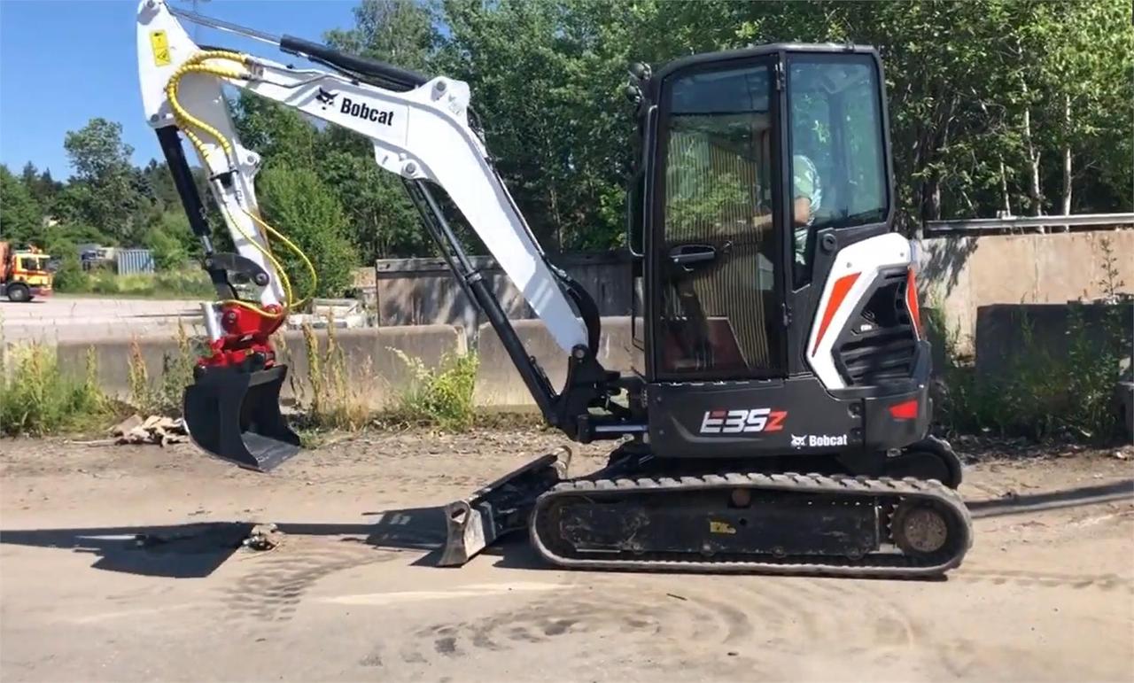 Bobcat  E35Z,