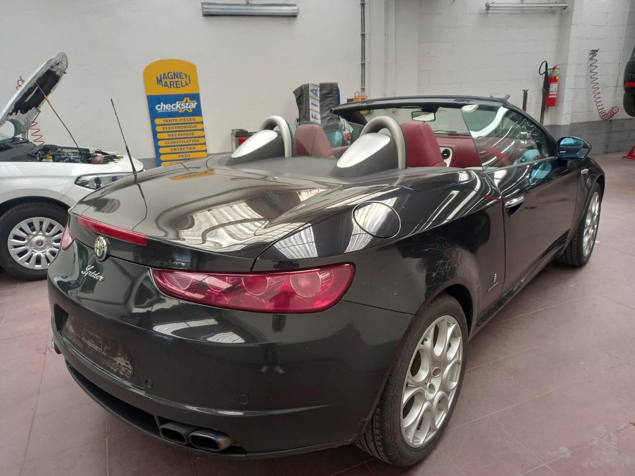 Alfa Romeo Spider 2.2 JTS Exclusive -MOLTO BELLA-