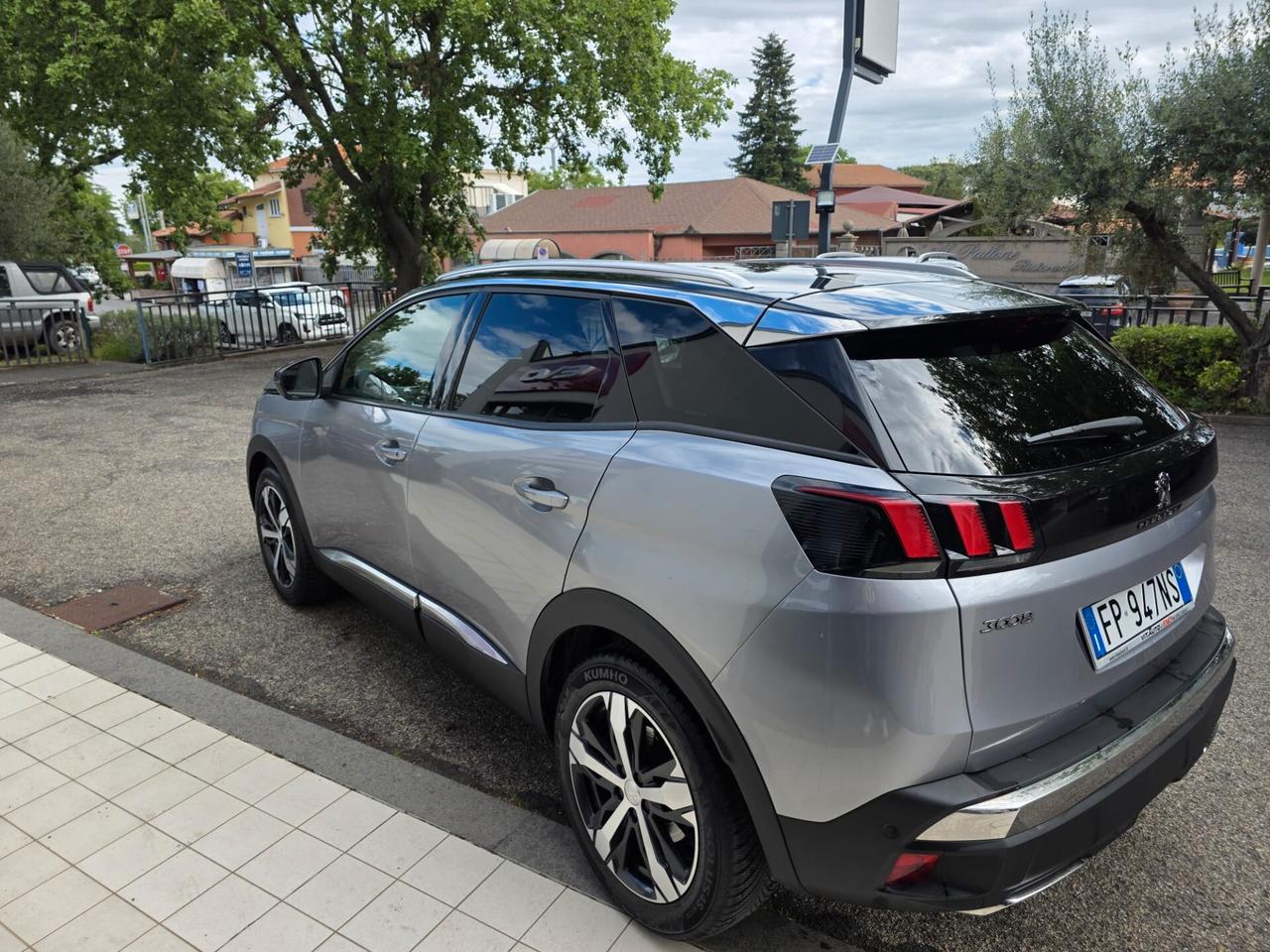 Peugeot 3008 BlueHDi 130 S&S EAT8 Allure