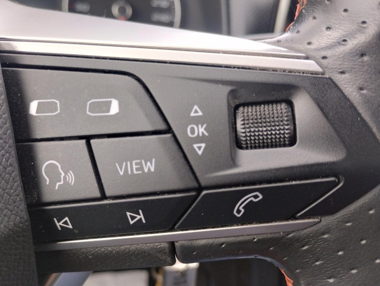 Seat Arona 1.0 TGI FR ( sportiva , full optional e dai consumi record)