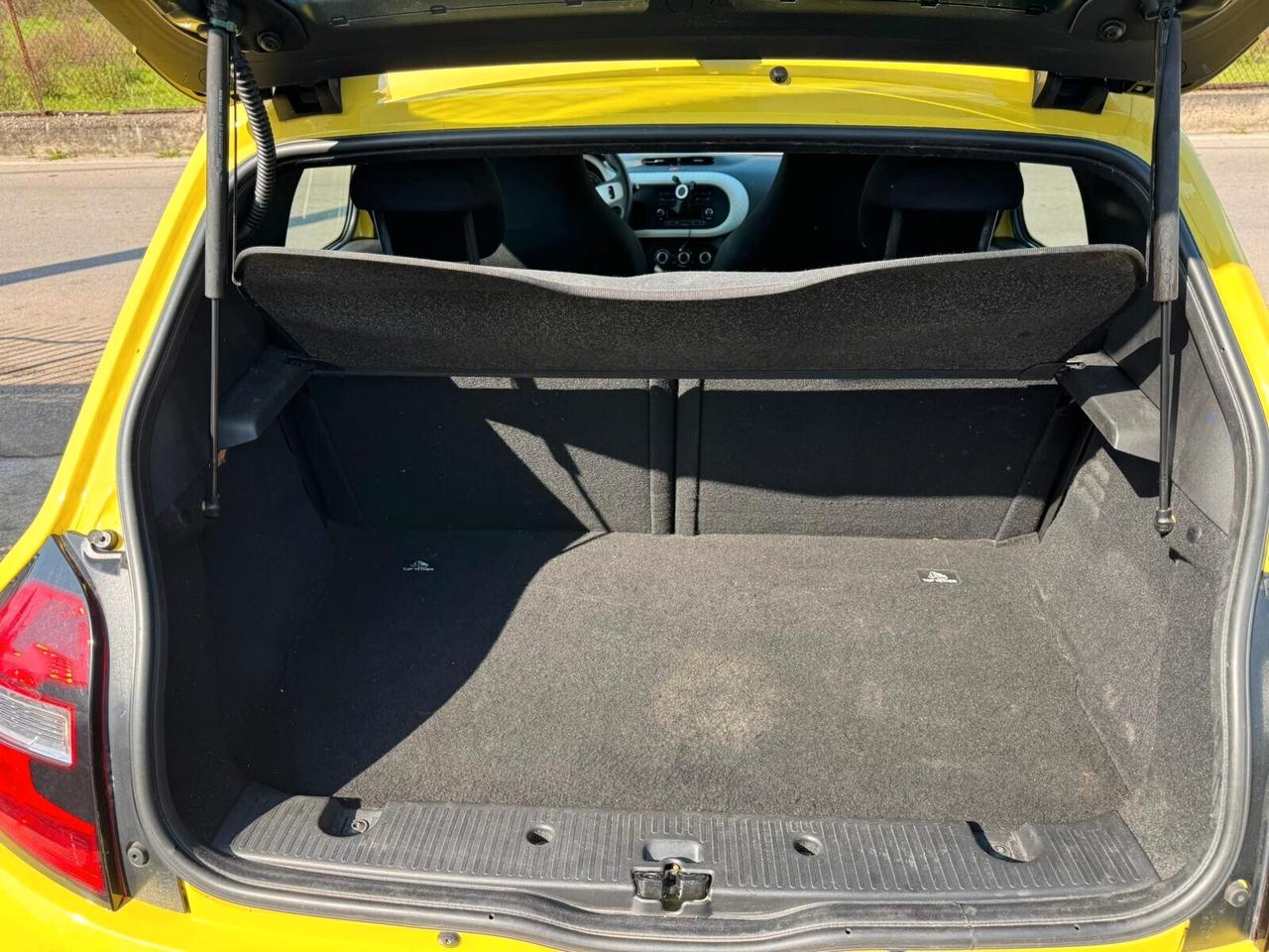 Renault Twingo Piccola, Gialla e Pronta a Tutto