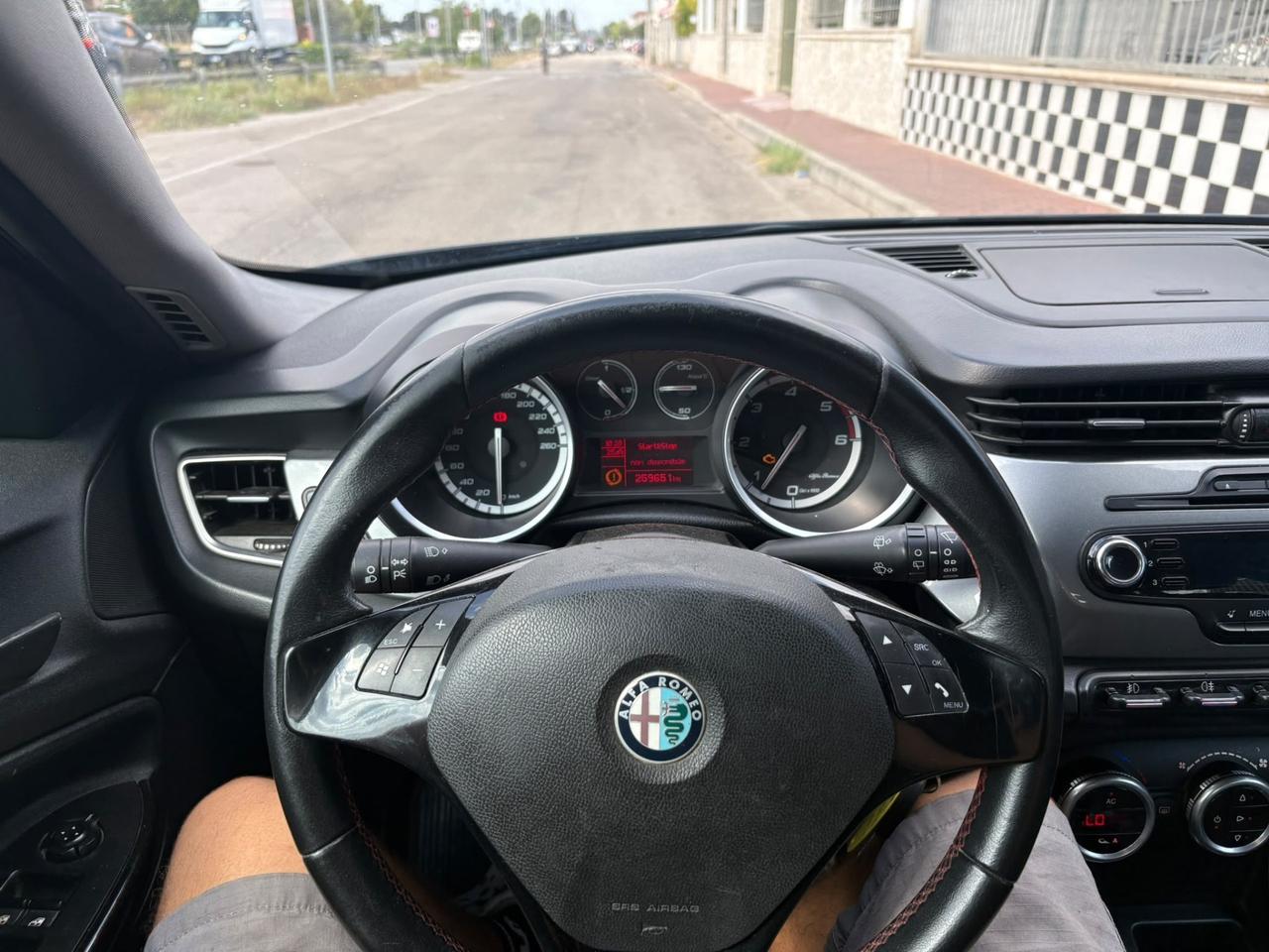 Alfa Romeo Giulietta 2.0 JTDm Distinctive 2011