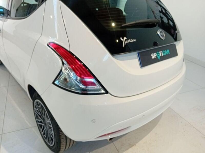 Lancia Ypsilon 1.0 FireFly 5 porte S&S Hybrid Gold