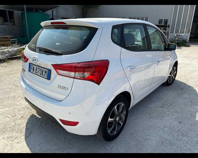 HYUNDAI iX20 1.4 90 CV APP MODE