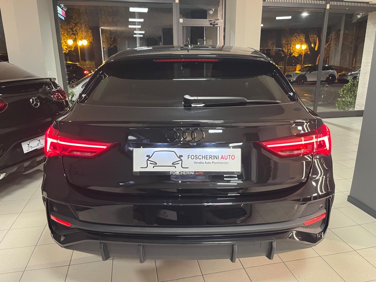 Audi Q3 SPB 35 TDI S-Line TOTAL BLACK!!