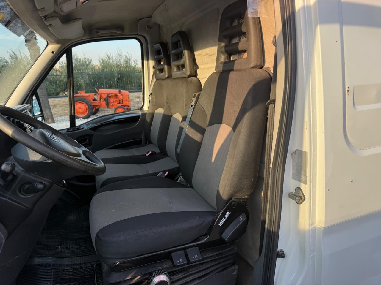 Iveco Daily furgonato 136 cv con clima e vetri elettronici