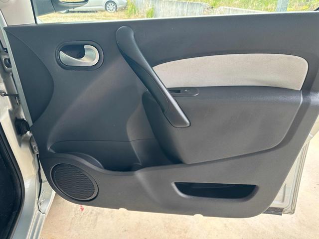 RENAULT Kangoo BENZINA/GPL 5 POSTI CAMBIO AUTOMATICO NAVIGATORE