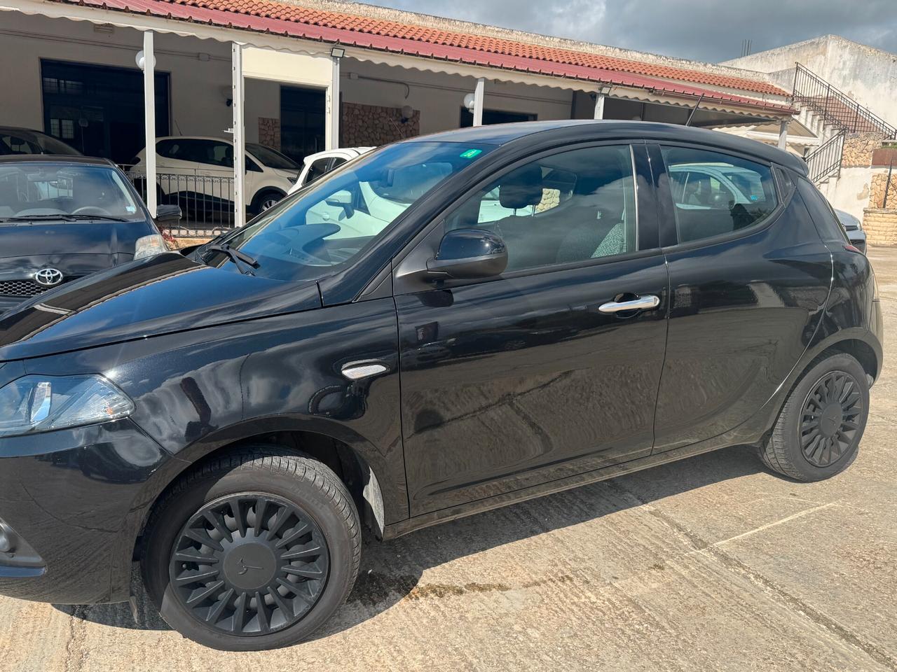 Lancia Ypsilon 1.0 FireFly 5 porte S&S Hybrid