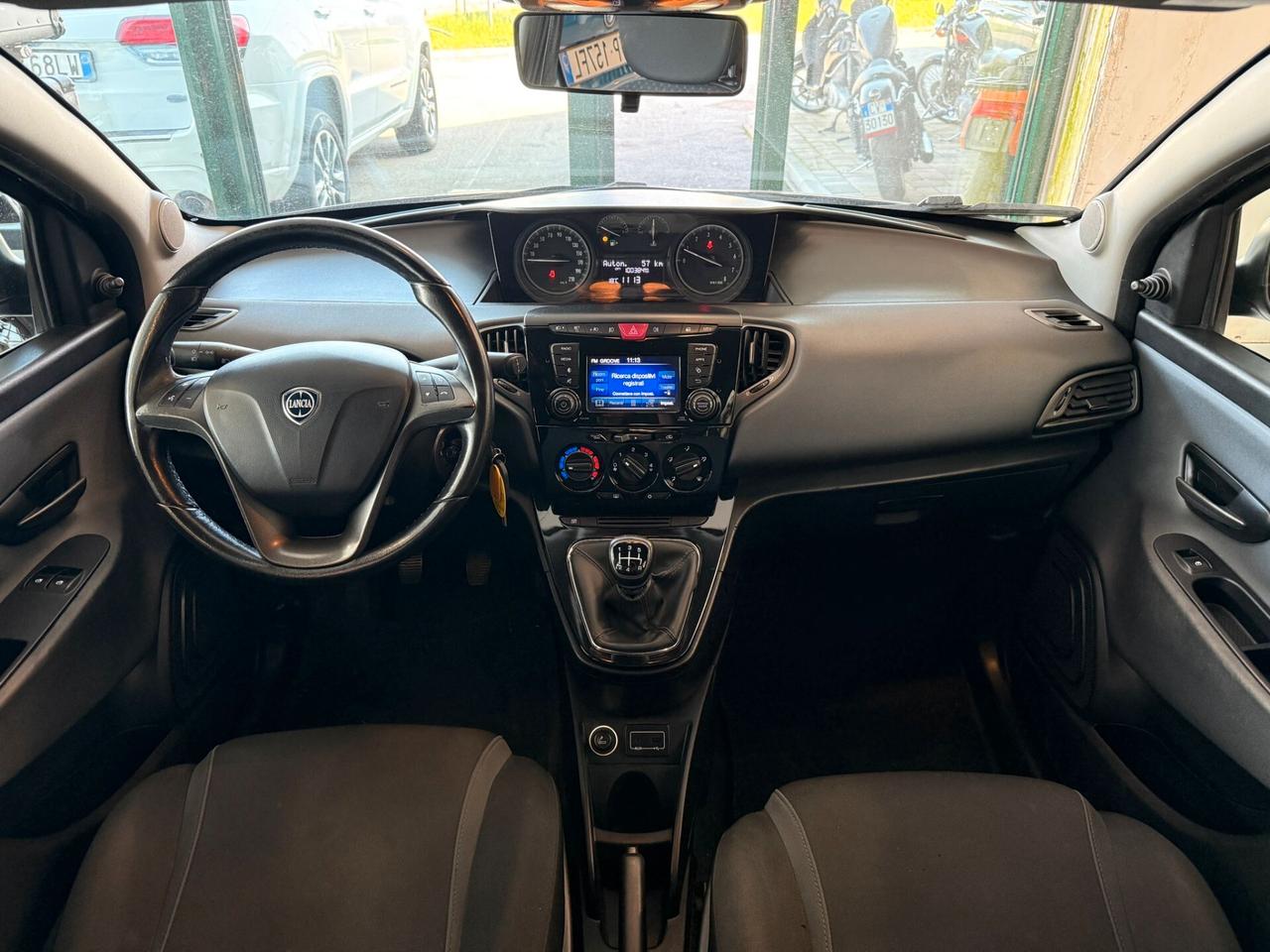 Lancia Ypsilon 1.2 69 CV 5 porte Silver